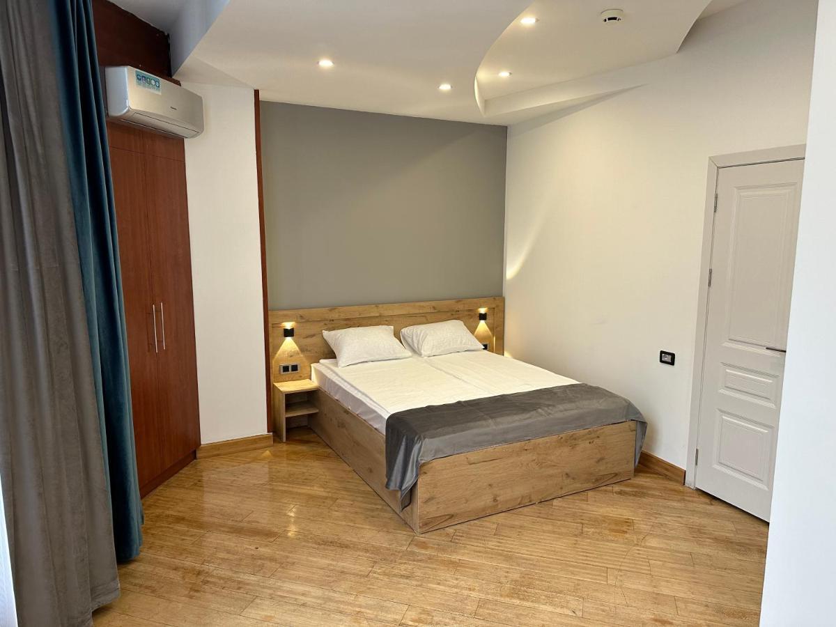 Friendly Hotel 耶烈万 外观 照片